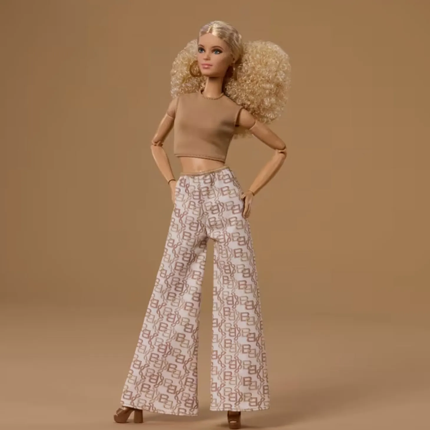 Barbie Basics New Bionda JJX26