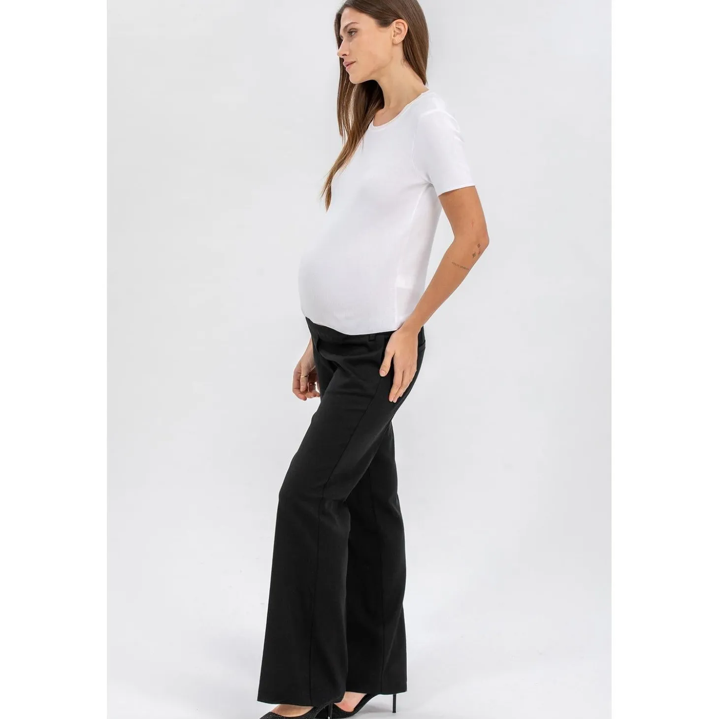 Pantaloni Premaman in Lino Nero a Gamba Leggermente Svasata
